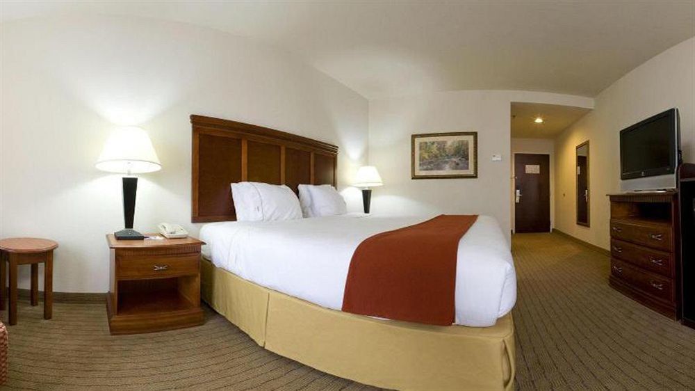 Holiday Inn Express & Suites Dyersburg By Ihg Экстерьер фото