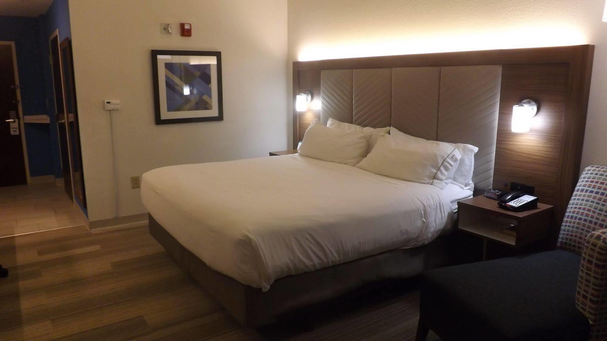 Holiday Inn Express & Suites Dyersburg By Ihg Экстерьер фото